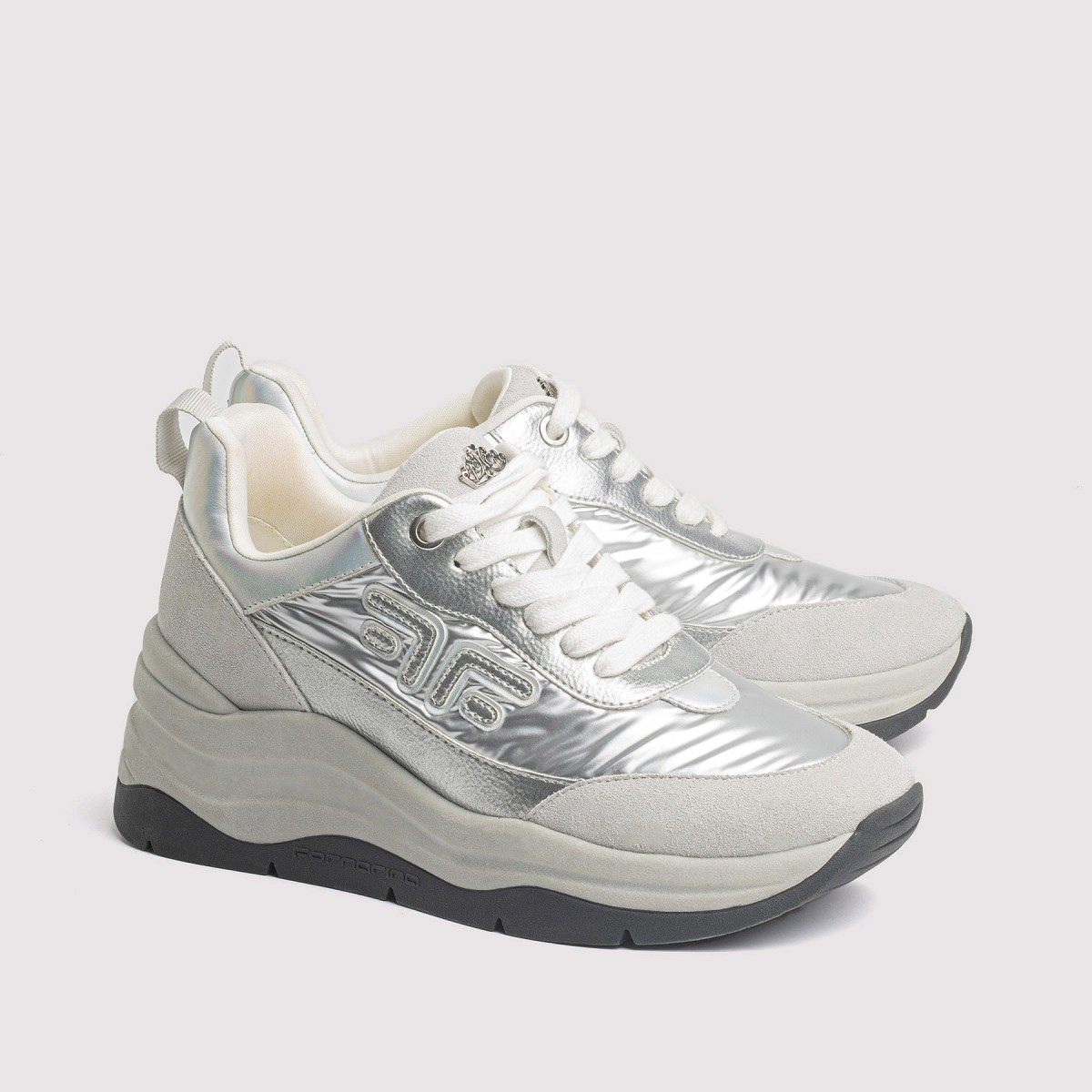 Nike silver shop estive